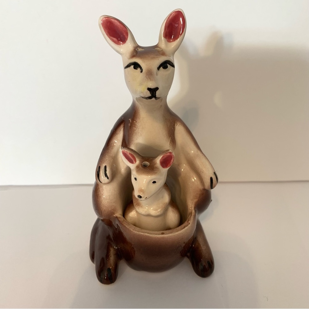 Vintage S&P Shakers Kangaroo and baby Joey in mama’s pouch Salt & Pepper